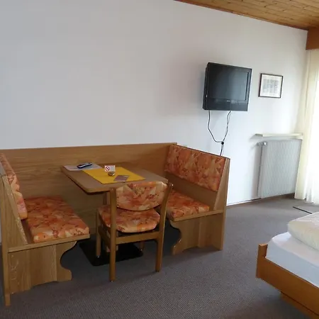 Bed & Breakfast Haus Christl Lana
